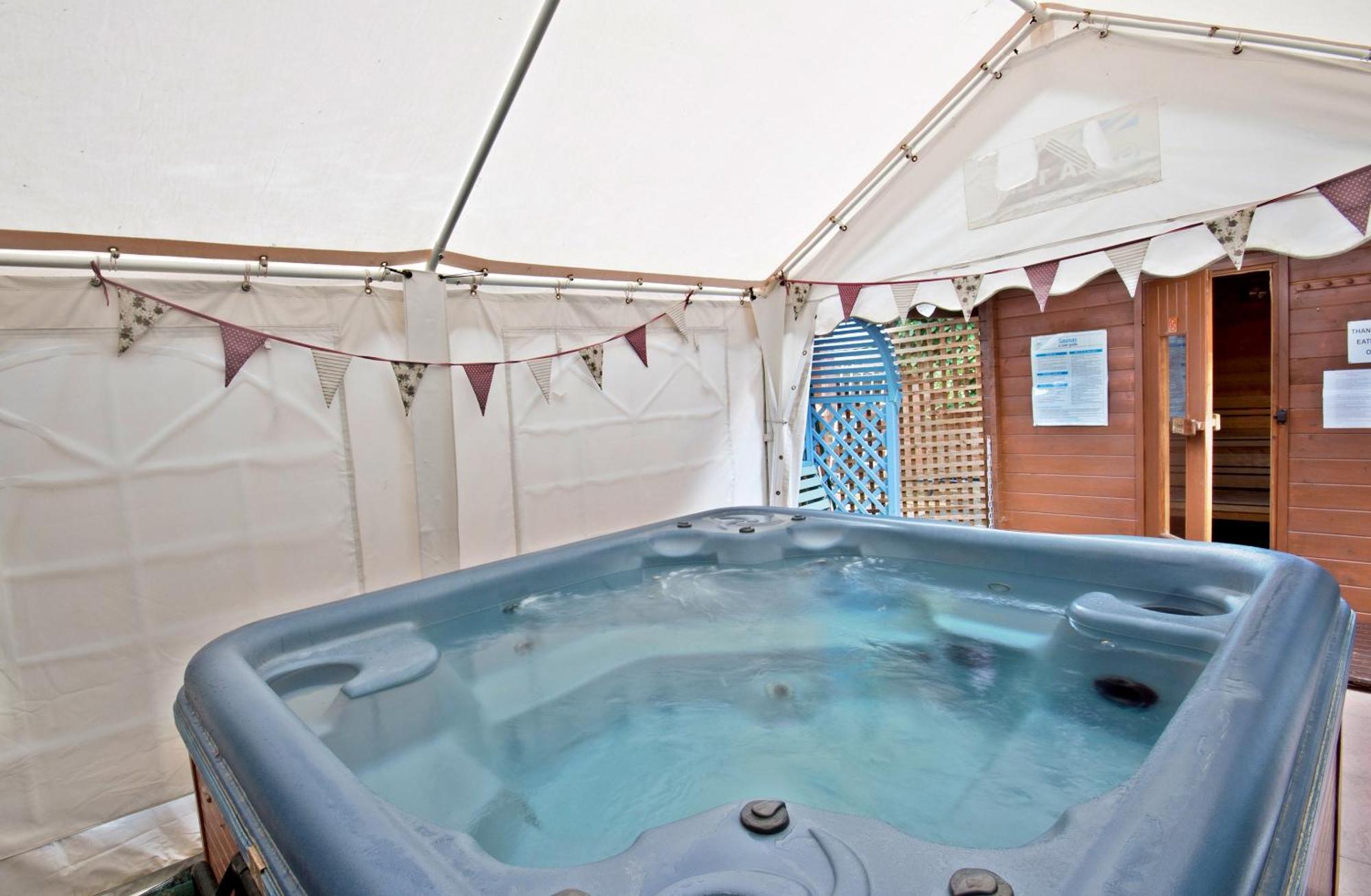 Heywood Hall Denstone エクステリア 写真